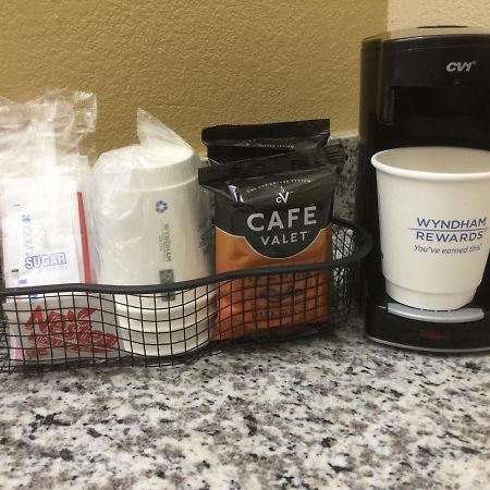 Days Inn By Wyndham Newberry South Carolina Екстериор снимка