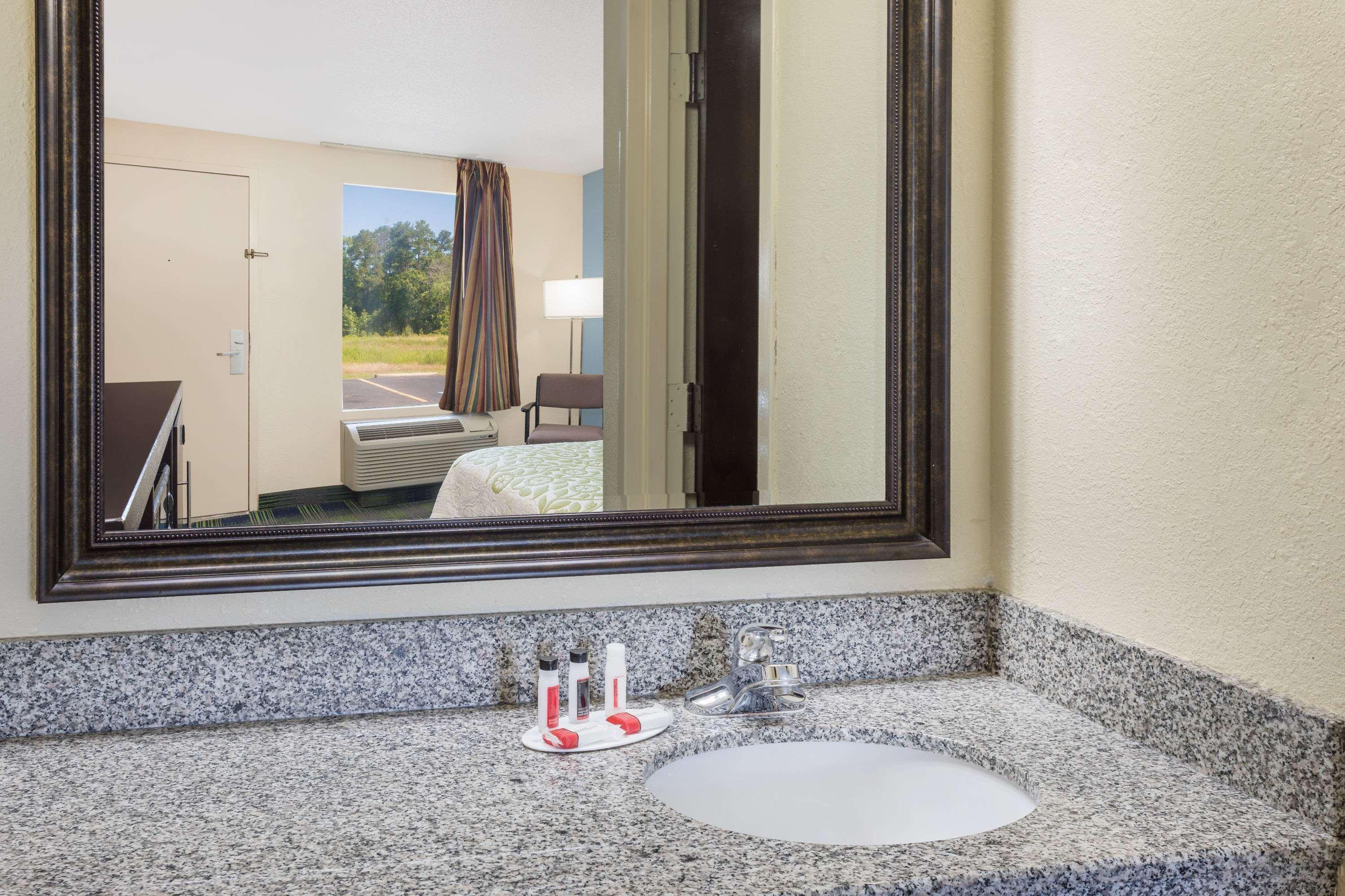 Days Inn By Wyndham Newberry South Carolina Екстериор снимка