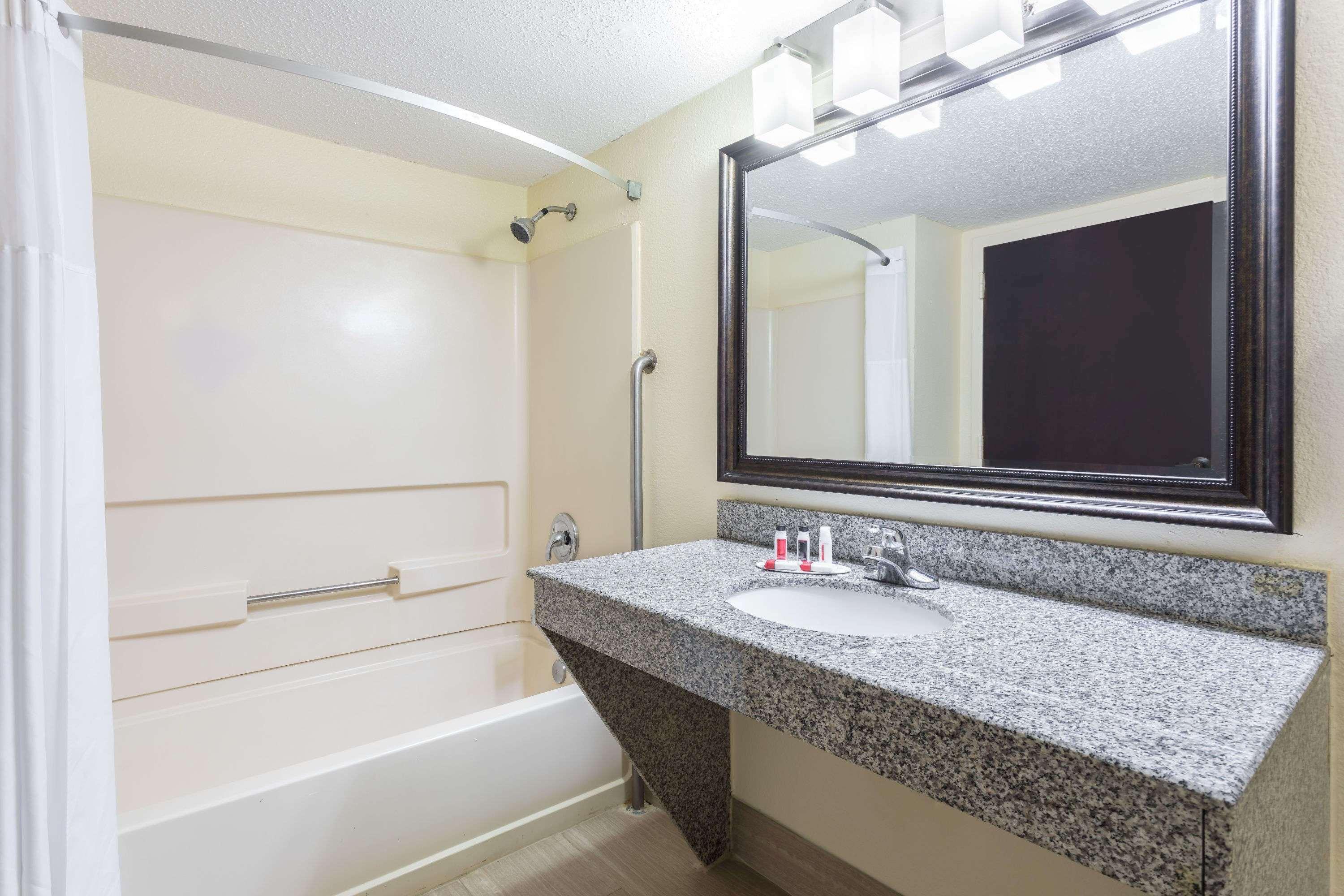 Days Inn By Wyndham Newberry South Carolina Екстериор снимка